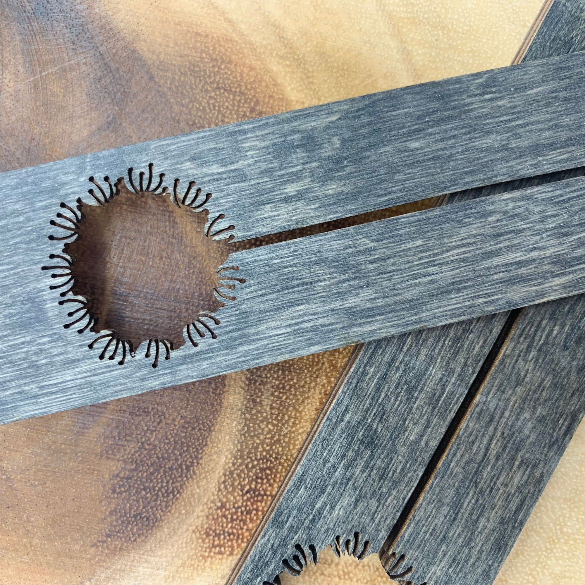 Zoom in High definition Quality wood Bookmark Emmanuelle Snow Dandelion 